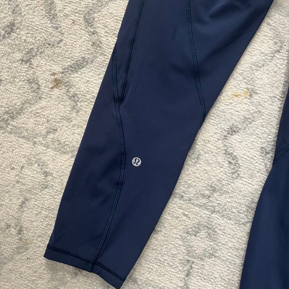 Lululemon Time To Sweat Crop *23 in True Navy Size 8 - Picture 5 of 12